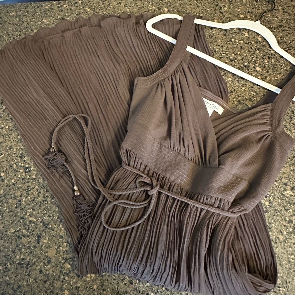 White House Black Market size 4, rich brown colored dress. Light and feminine!